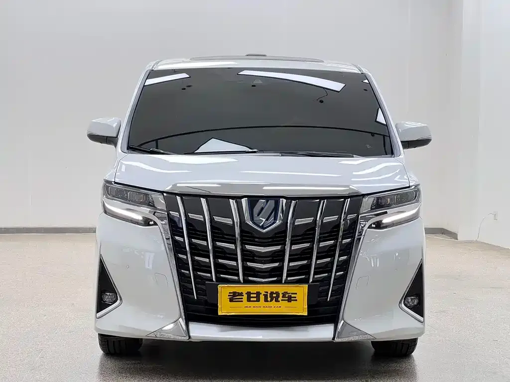 Toyota Alphard — фото 8