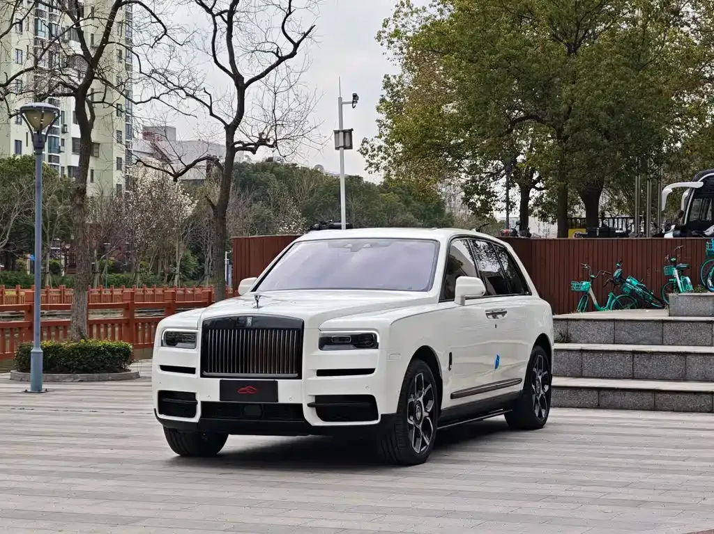 Rolls-Royce Cullinan — фото 1