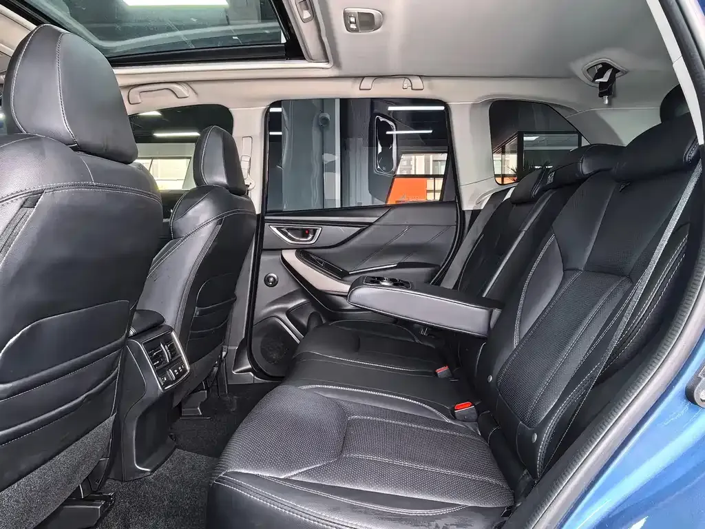 Subaru Forester — фото 9
