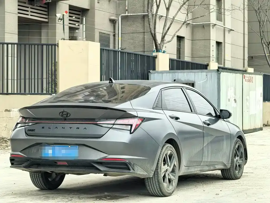Hyundai Elantra — фото 8