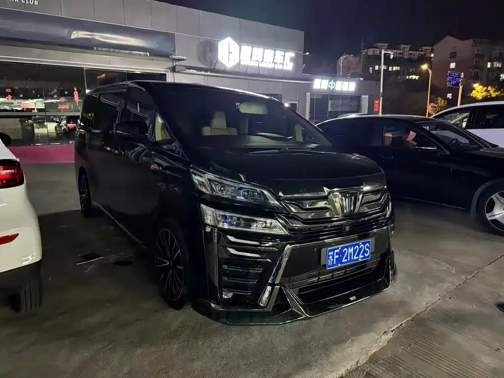Toyota Vellfire — фото 6