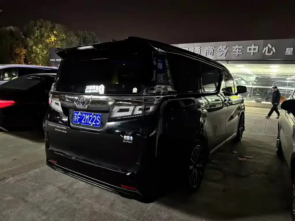 Toyota Vellfire — фото 3