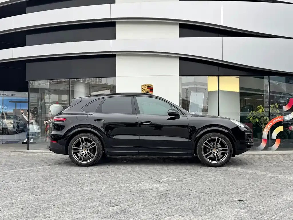 Porsche Cayenne — фото 6