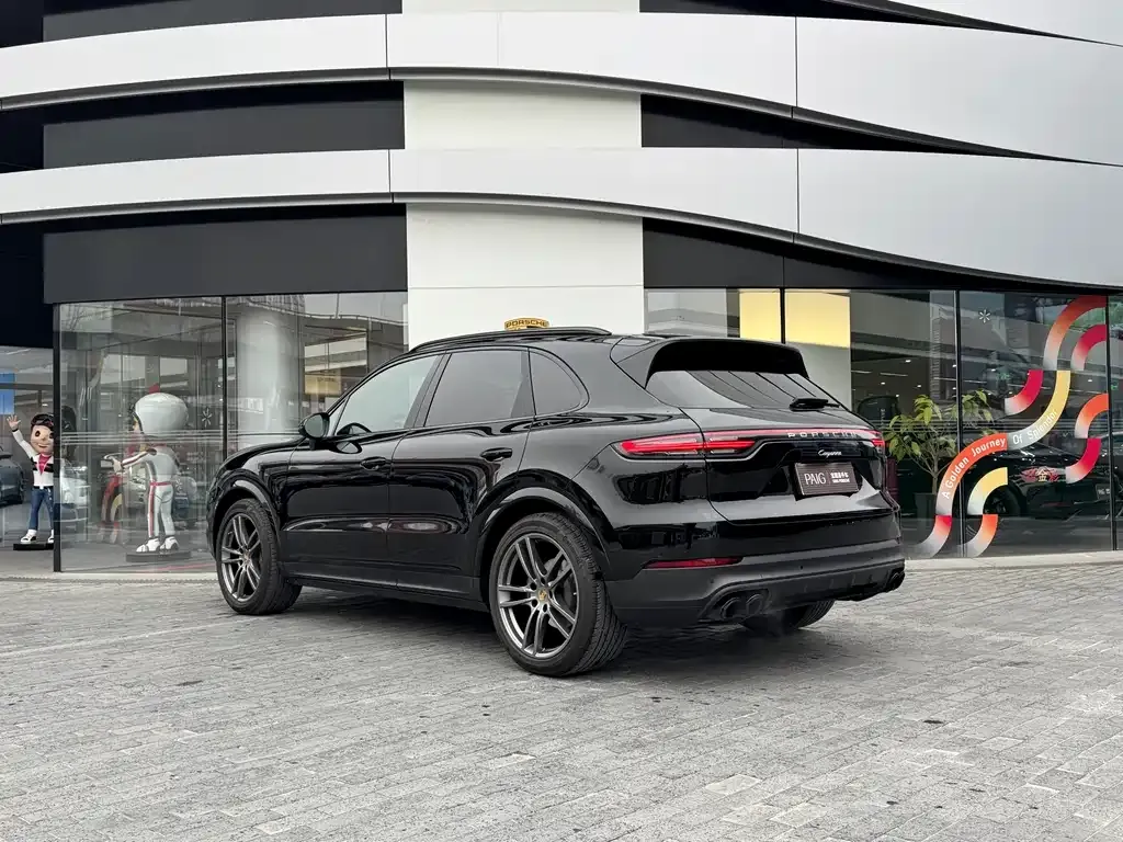 Porsche Cayenne — фото 10