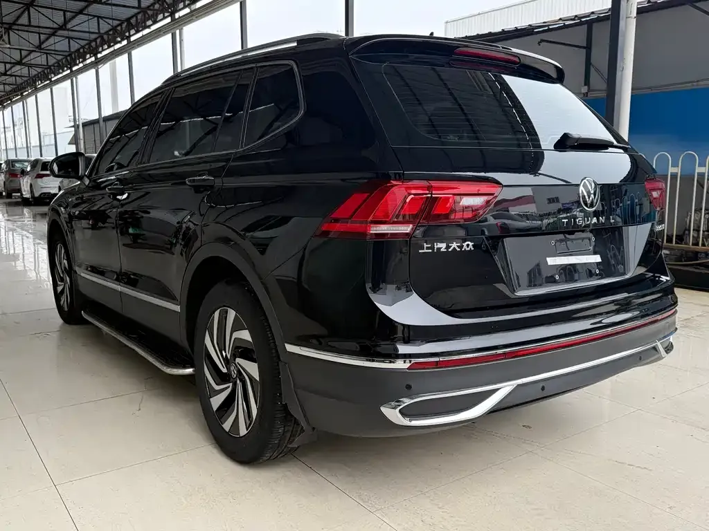 Volkswagen Tiguan L — фото 6