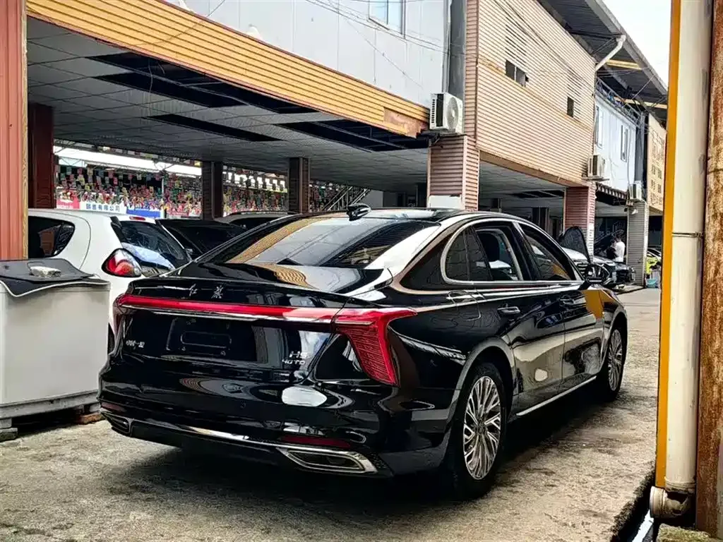 Hongqi H5 — фото 6