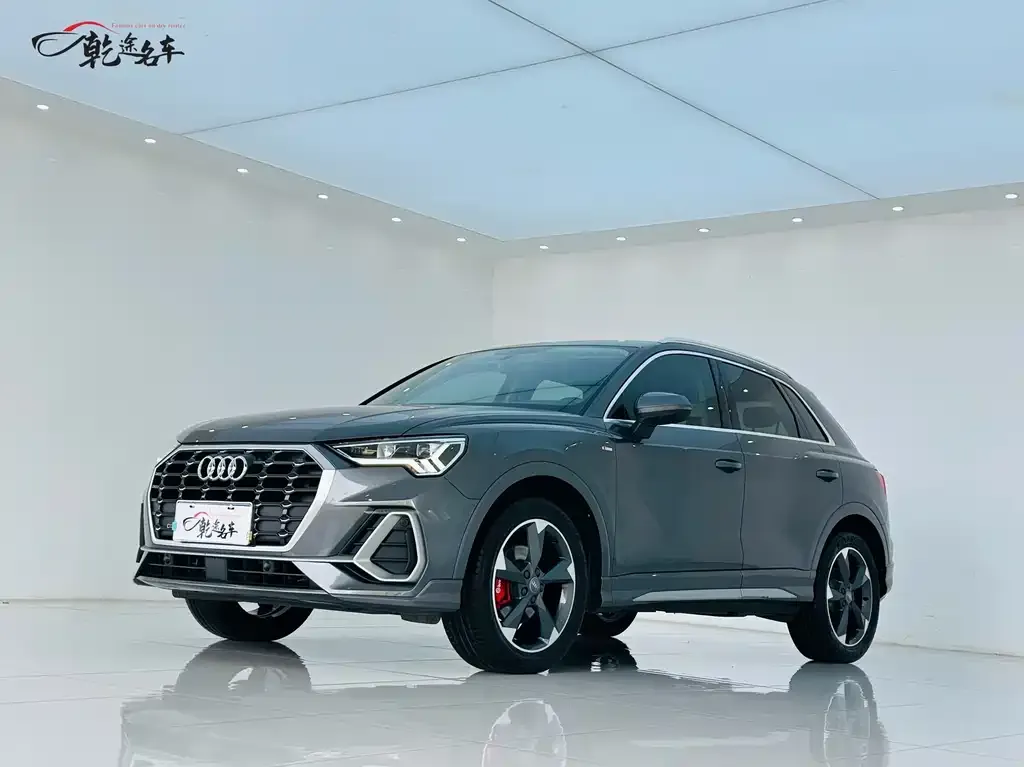 Audi Q3 — фото 1