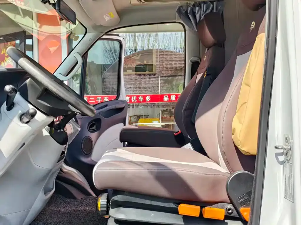 IVECO Ousheng — фото 9