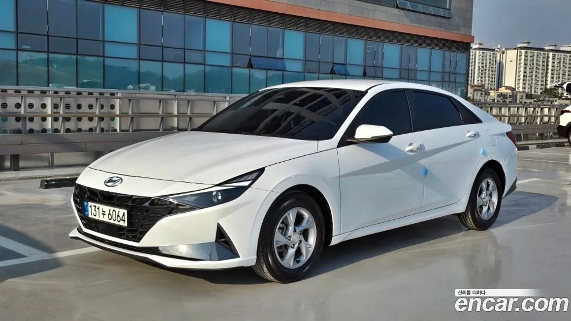 Hyundai AVANTE — фото 1