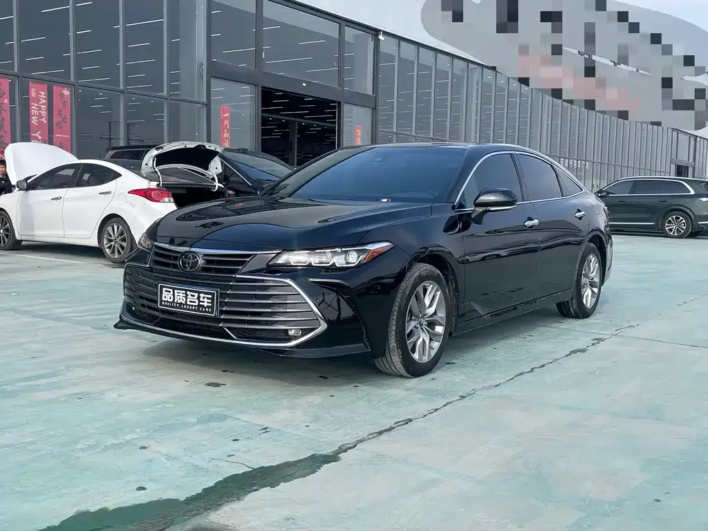 Toyota Avalon — фото 1