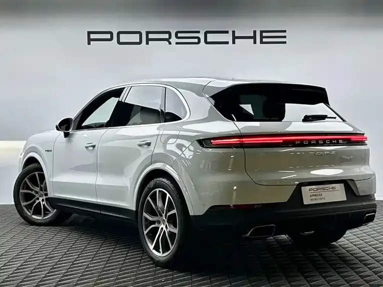 Porsche Cayenne Hybrid — фото 3
