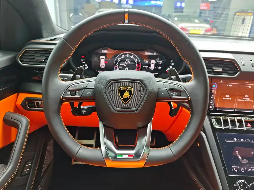 Lamborghini Urus — фото 6