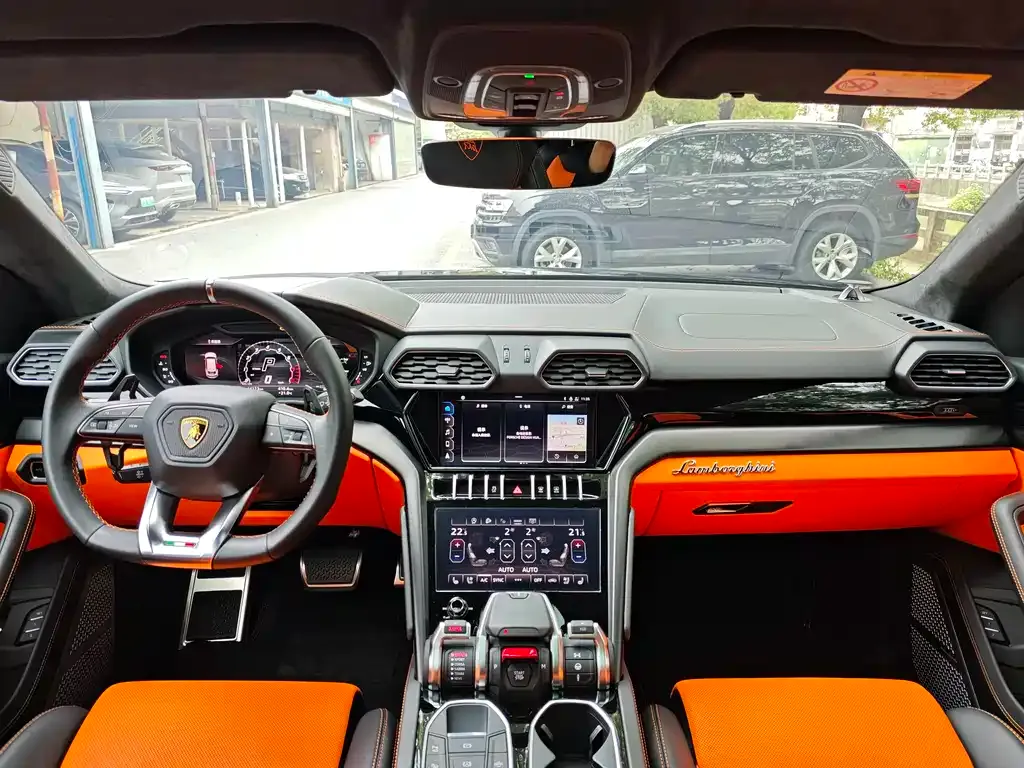 Lamborghini Urus — фото 5