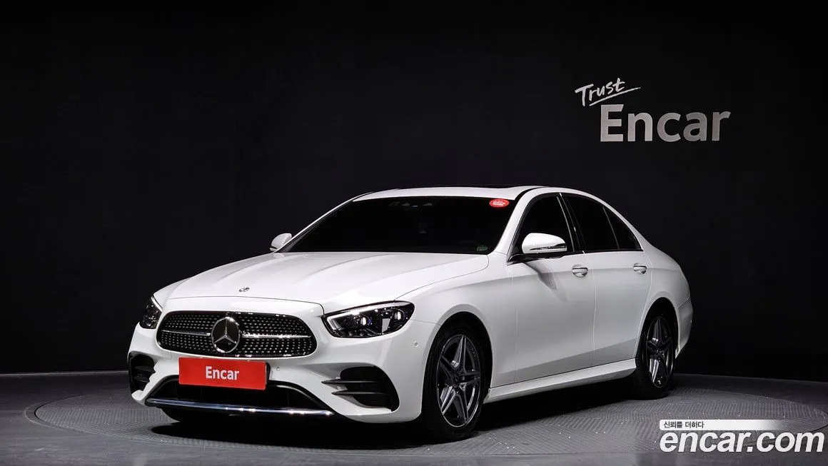 Mercedes-Benz E-Class — фото 1