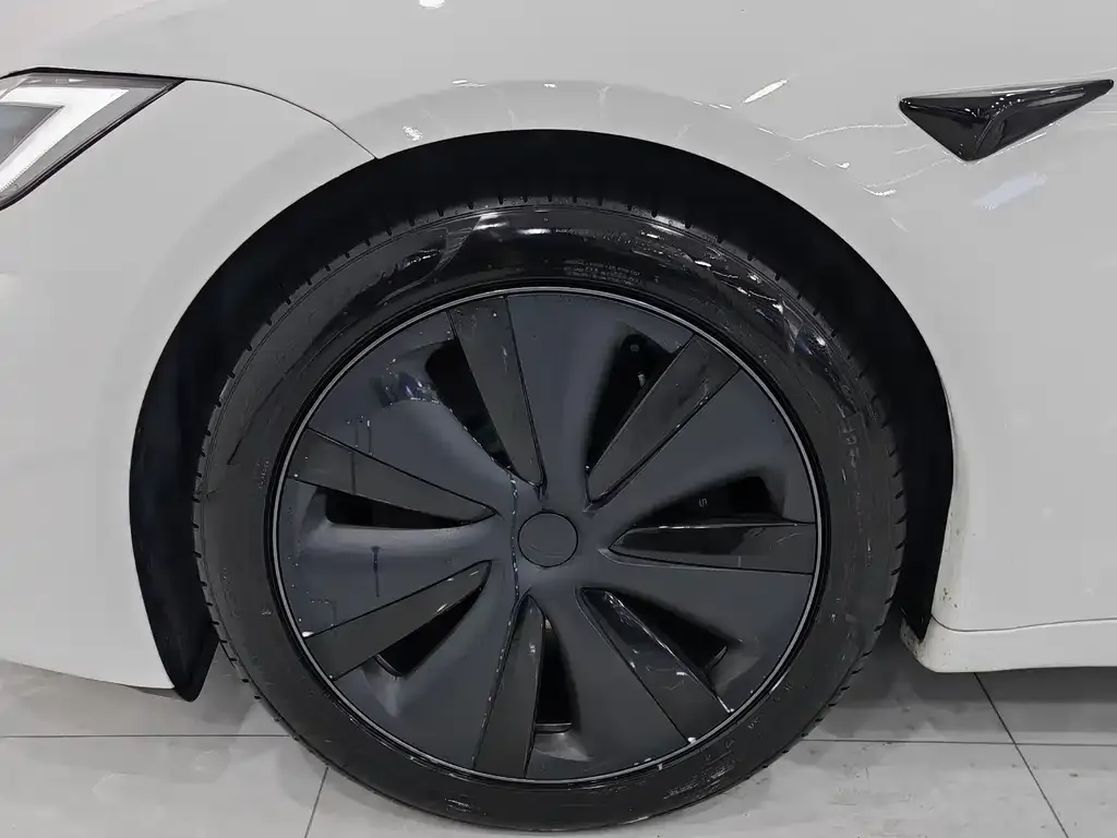 Tesla Model S — фото 6