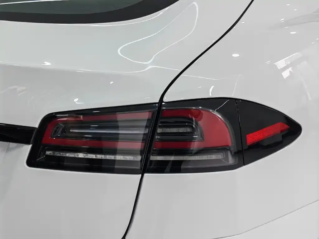 Tesla Model S — фото 8