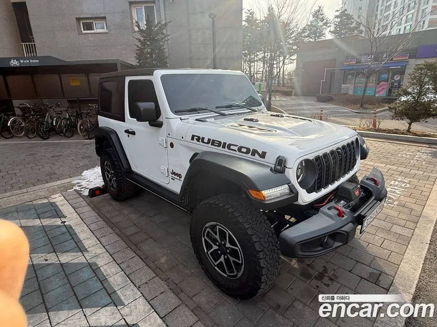 Jeep Wrangler — фото 1
