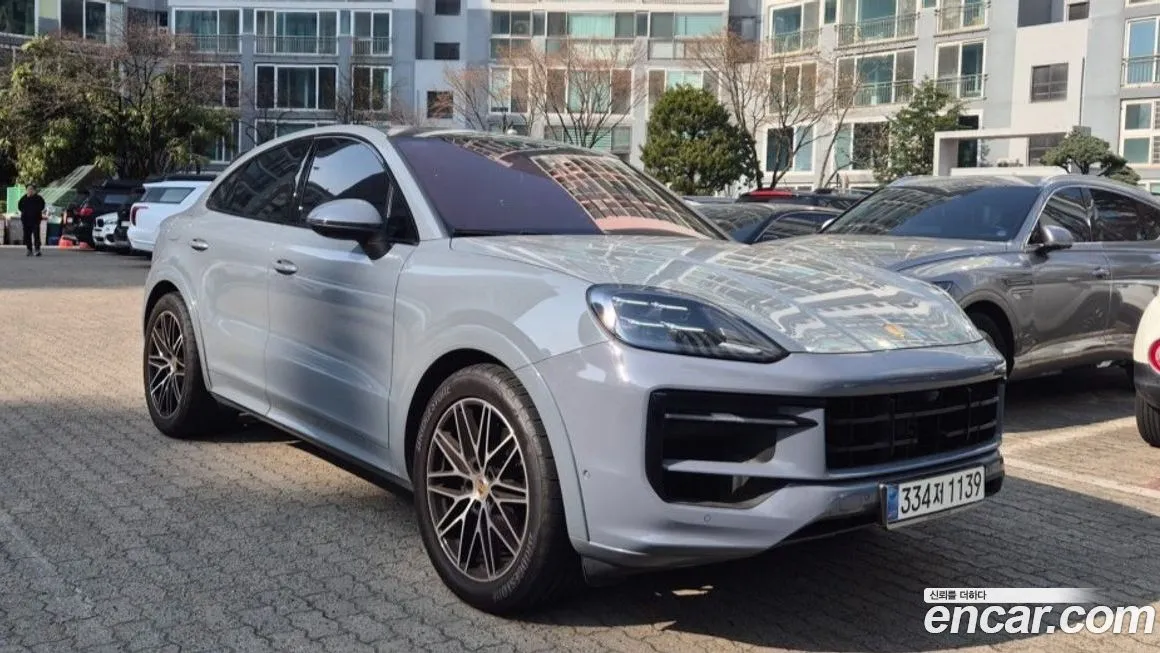 Porsche Cayenne — фото 1