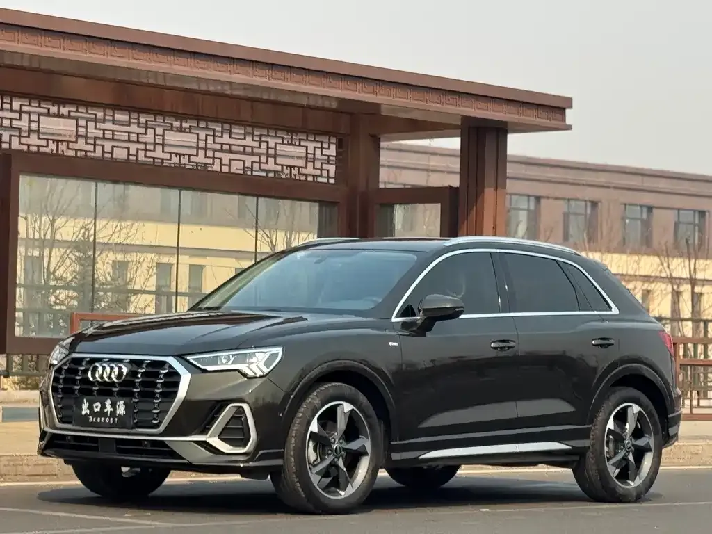 Audi Q3 — фото 1