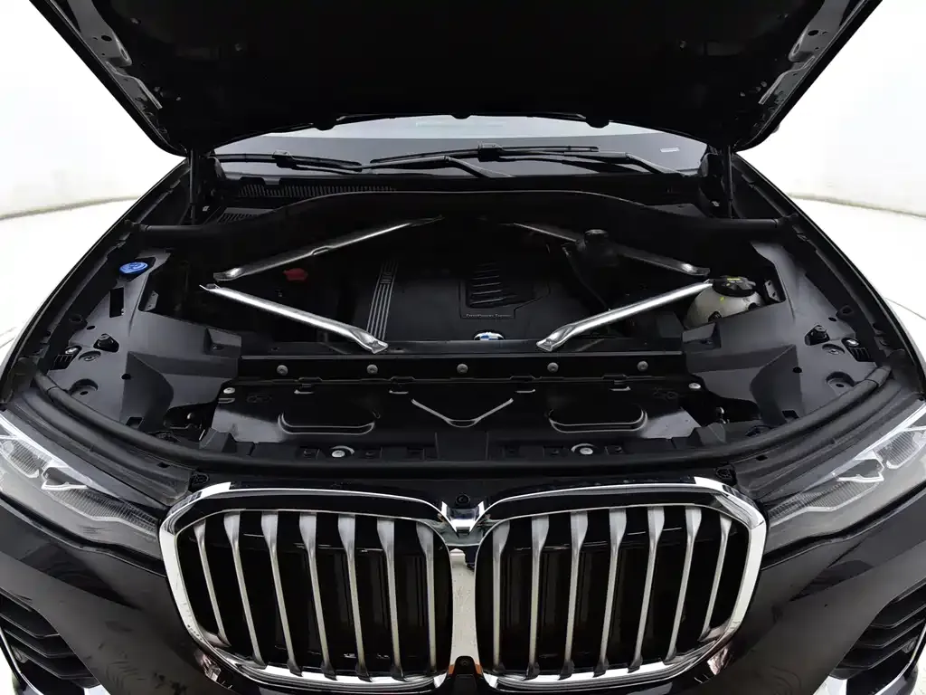 BMW X7 — фото 2