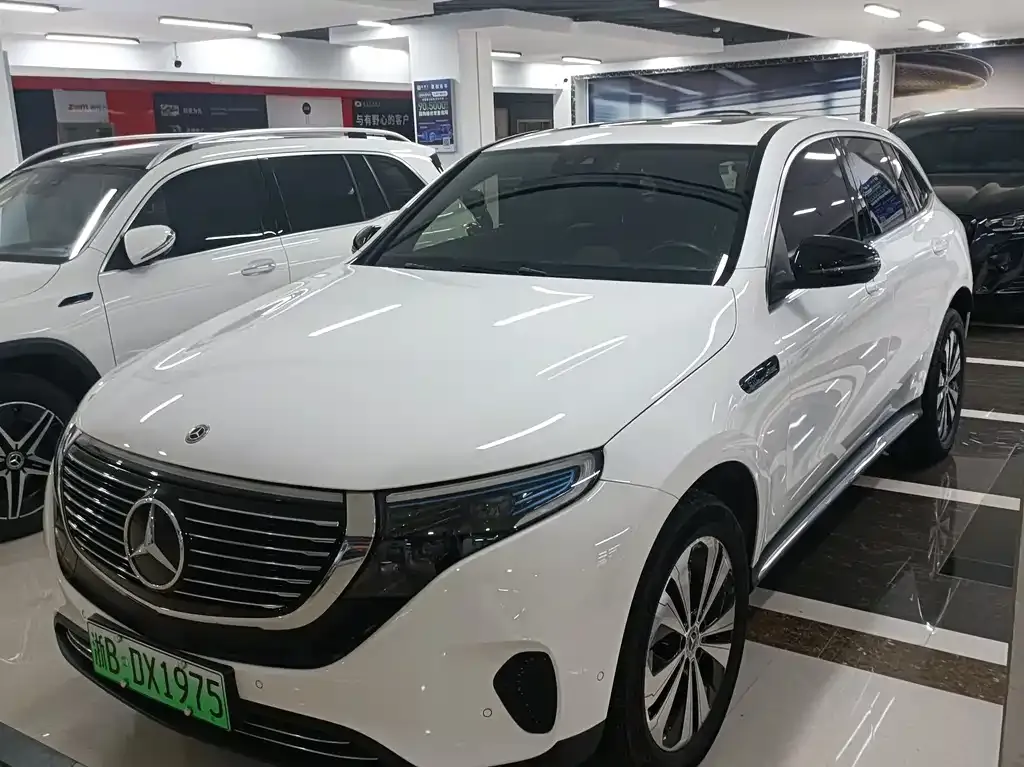 Mercedes-Benz EQC — фото 1