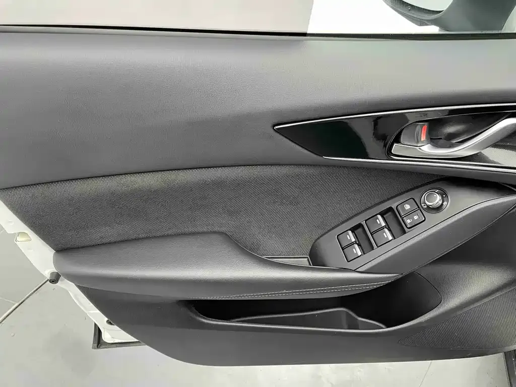 Mazda CX-4 — фото 9