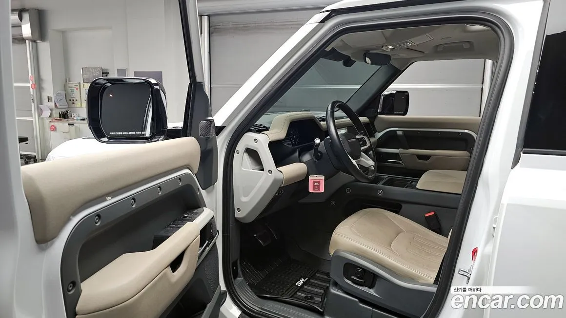 Land Rover Defender — фото 10