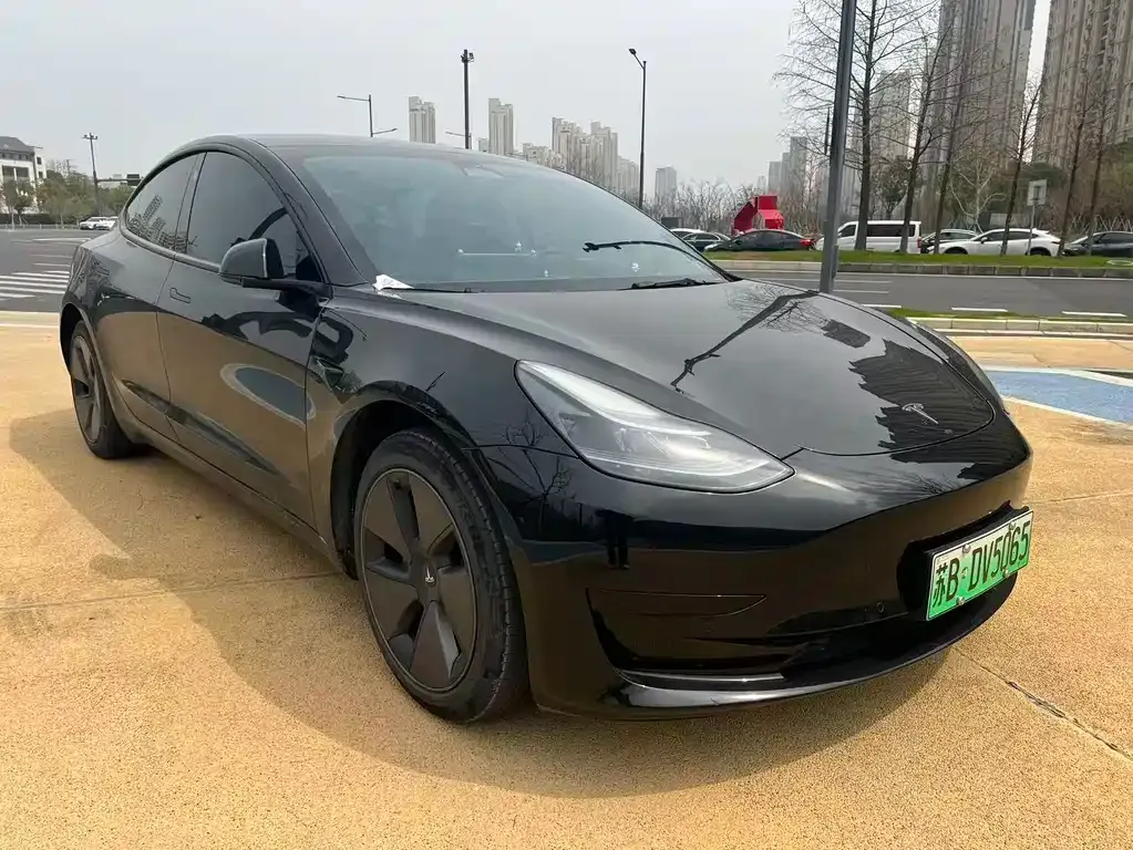 Tesla Model 3 — фото 4