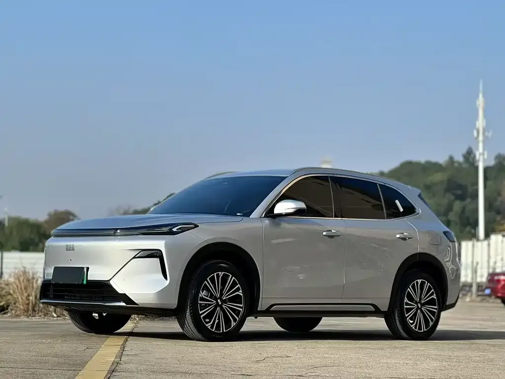 Geely 银河星舰7 — фото 1