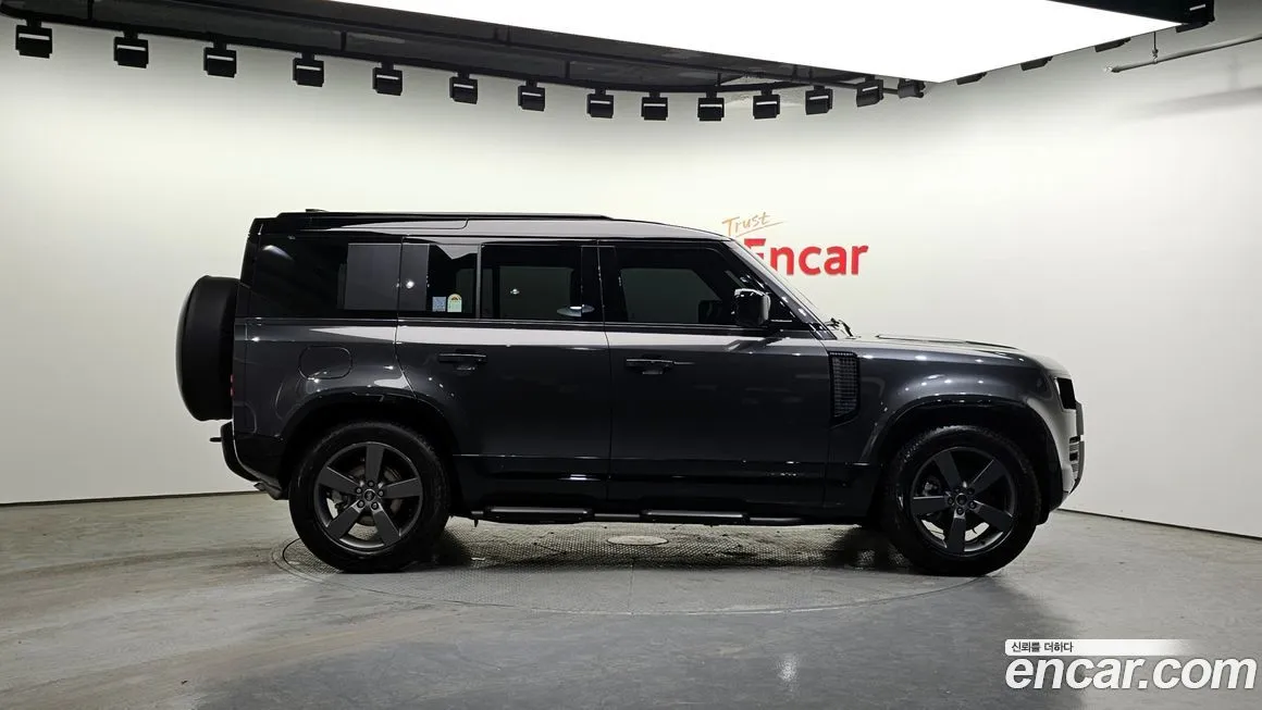 Land Rover Defender — фото 6