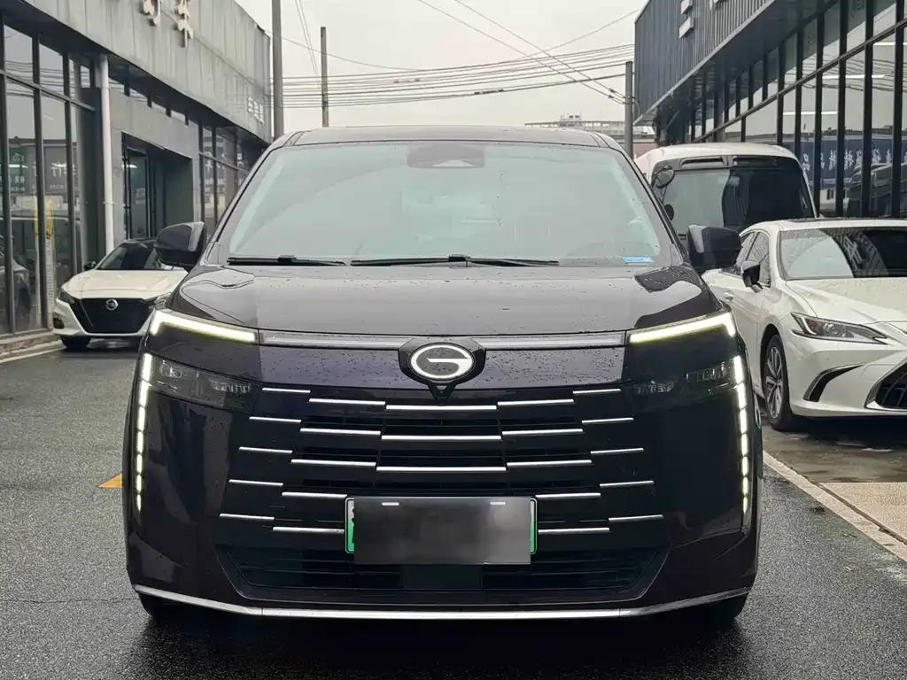 GAC Motor E8 Hybrid — фото 2