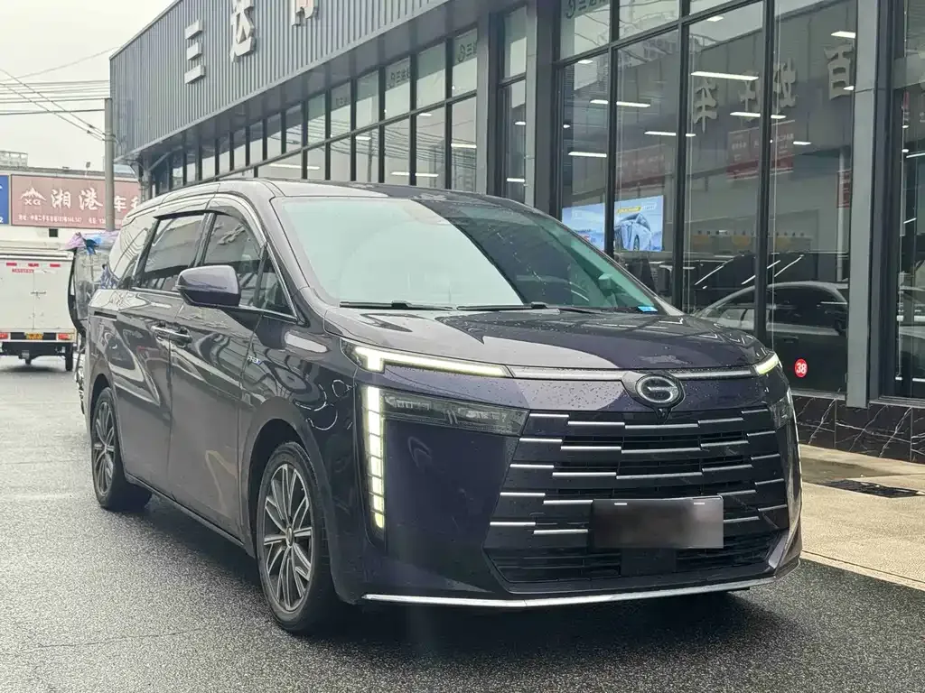 GAC Motor E8 Hybrid — фото 4