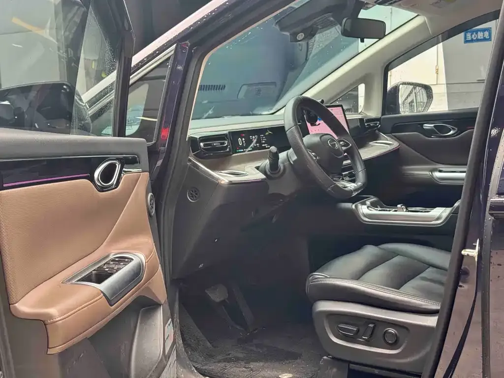 GAC Motor E8 Hybrid — фото 6