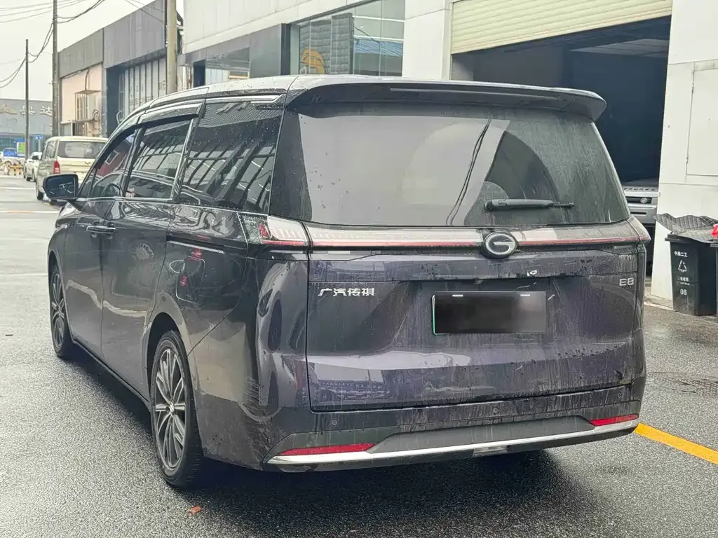 GAC Motor E8 Hybrid — фото 7