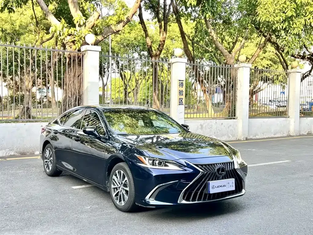 Lexus ES — фото 6