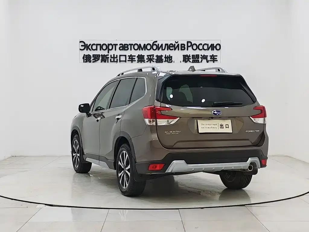Subaru Forester — фото 9