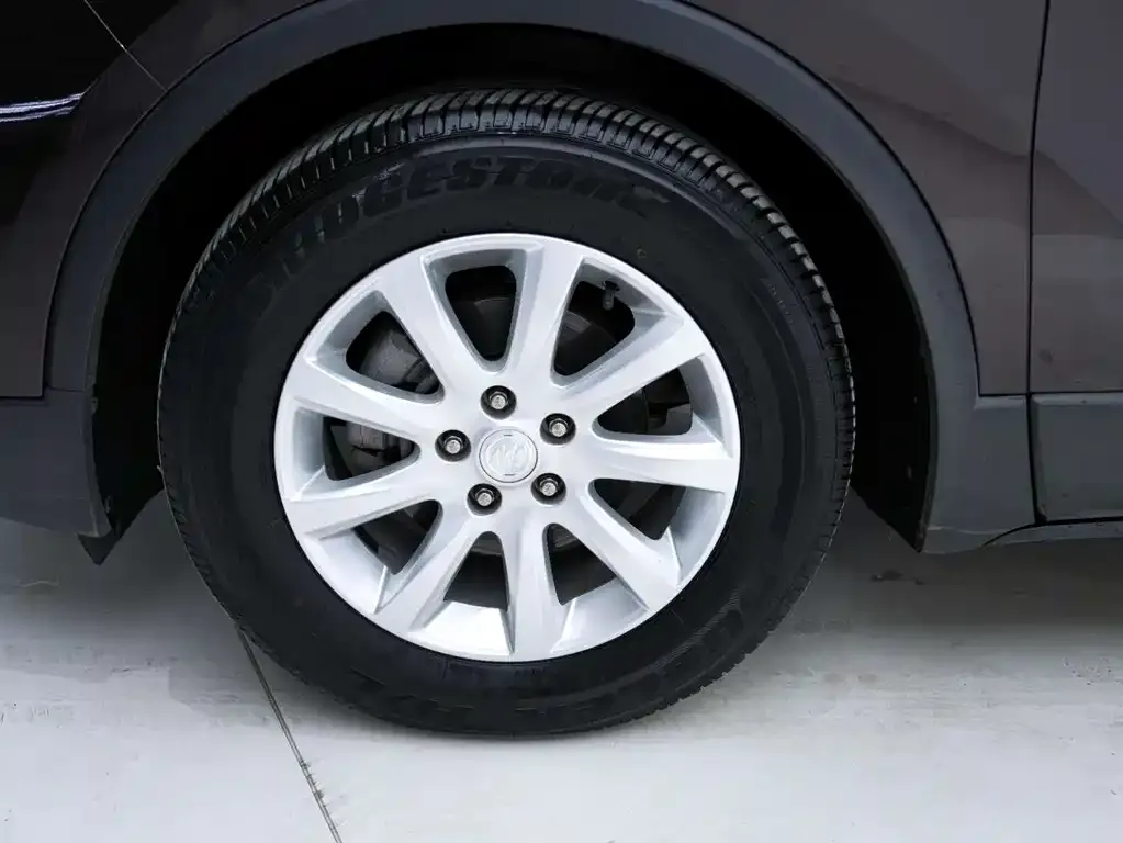 Buick Envision Plus — фото 5
