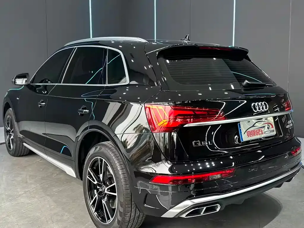Audi Q5L — фото 5