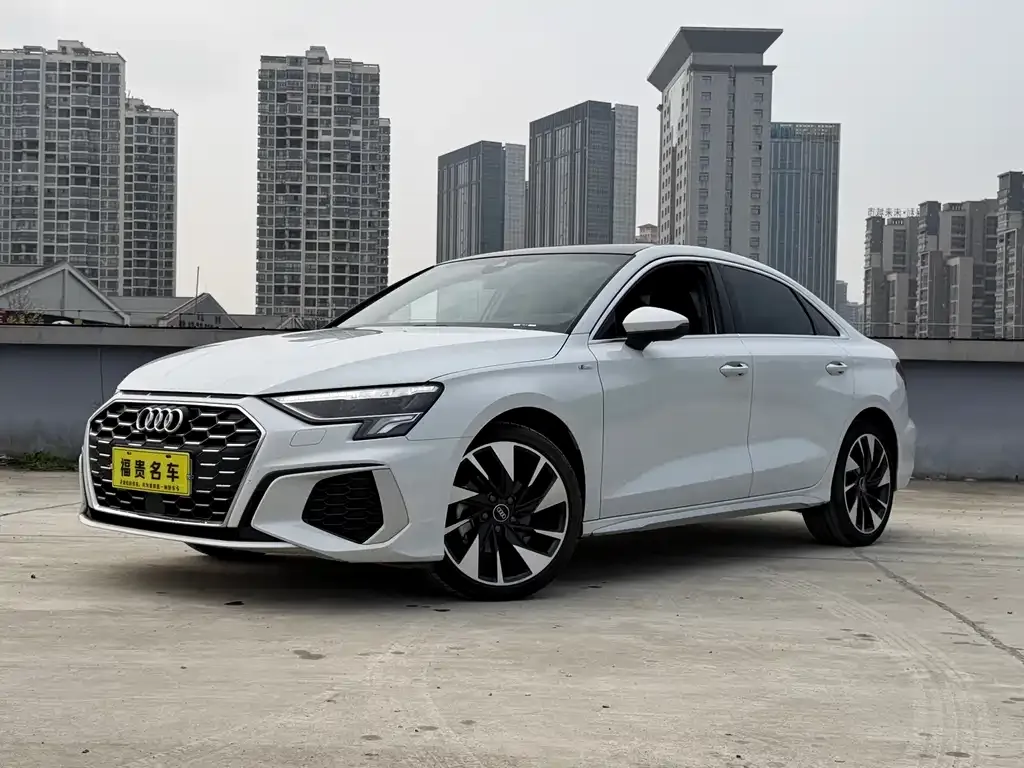 Audi A3 — фото 1