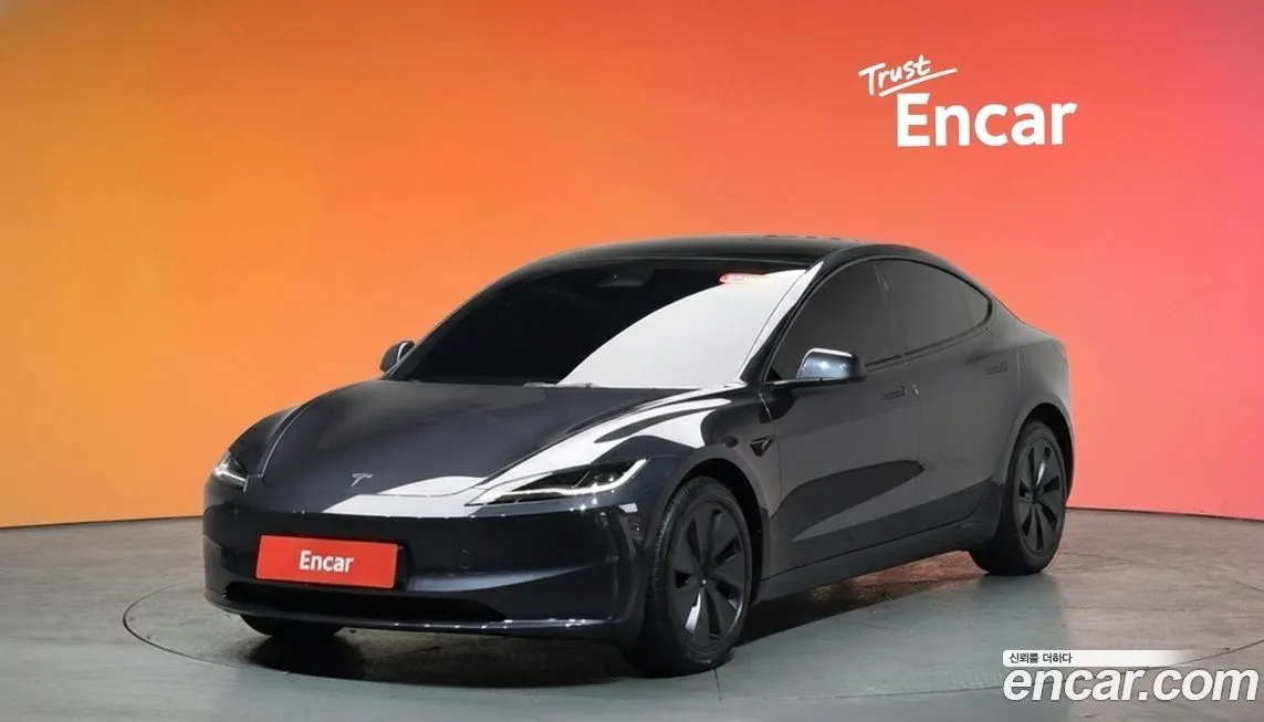 Tesla Model 3 — фото 1