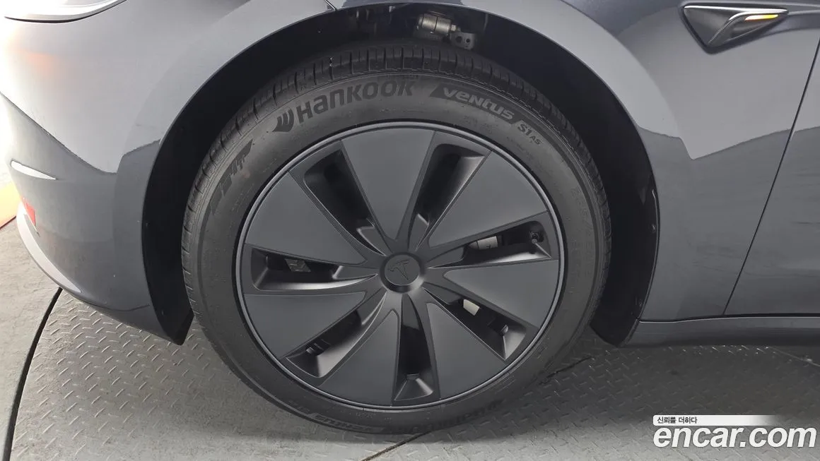 Tesla Model 3 — фото 10