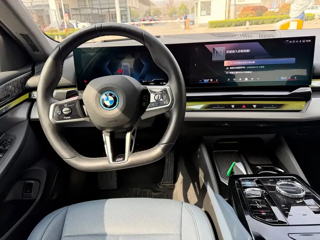BMW i5 — фото 9