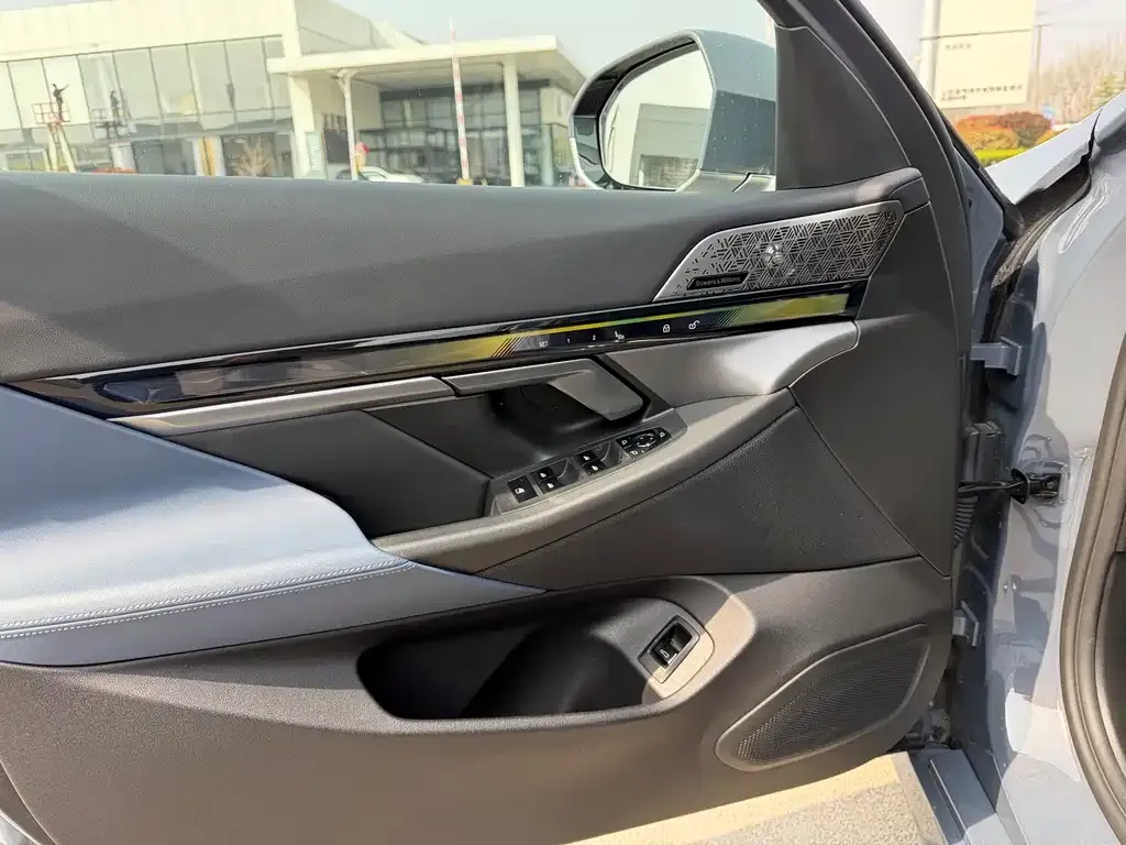 BMW i5 — фото 3