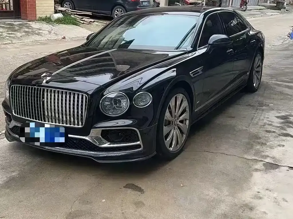Bentley Flying Spur — фото 1