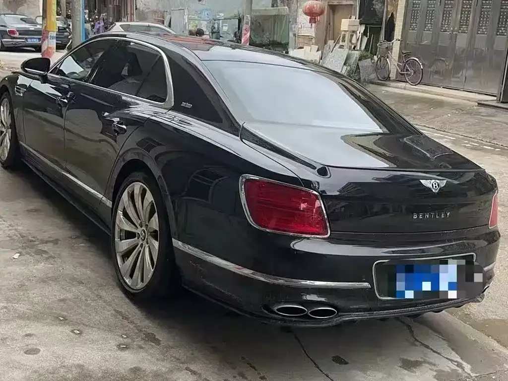 Bentley Flying Spur — фото 4