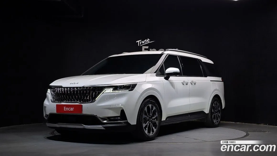 Kia Carnival — фото 1