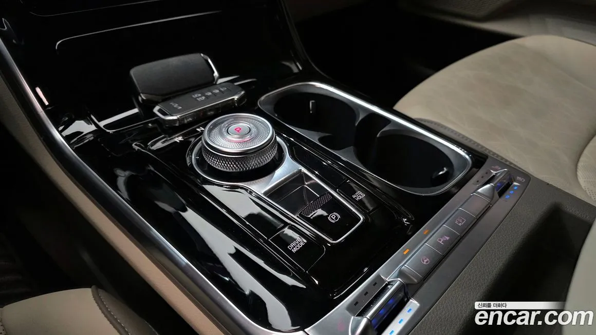 Kia Carnival — фото 10