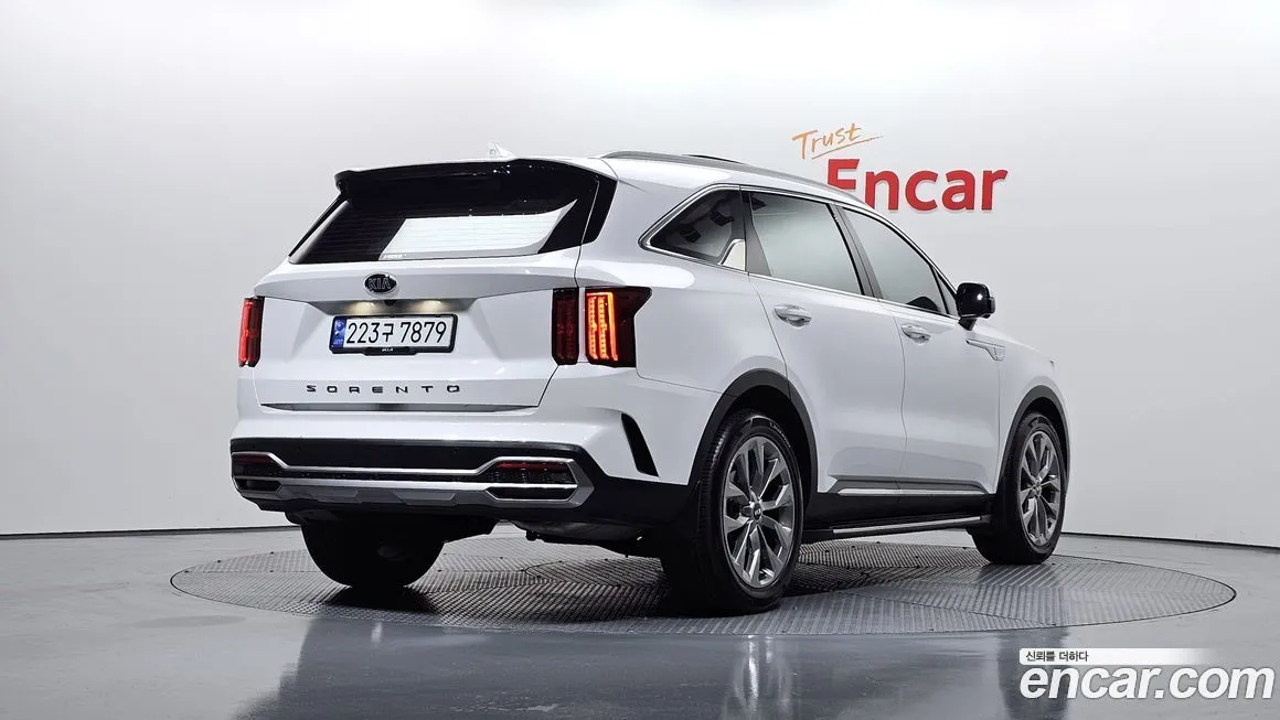 Kia Sorento — фото 6