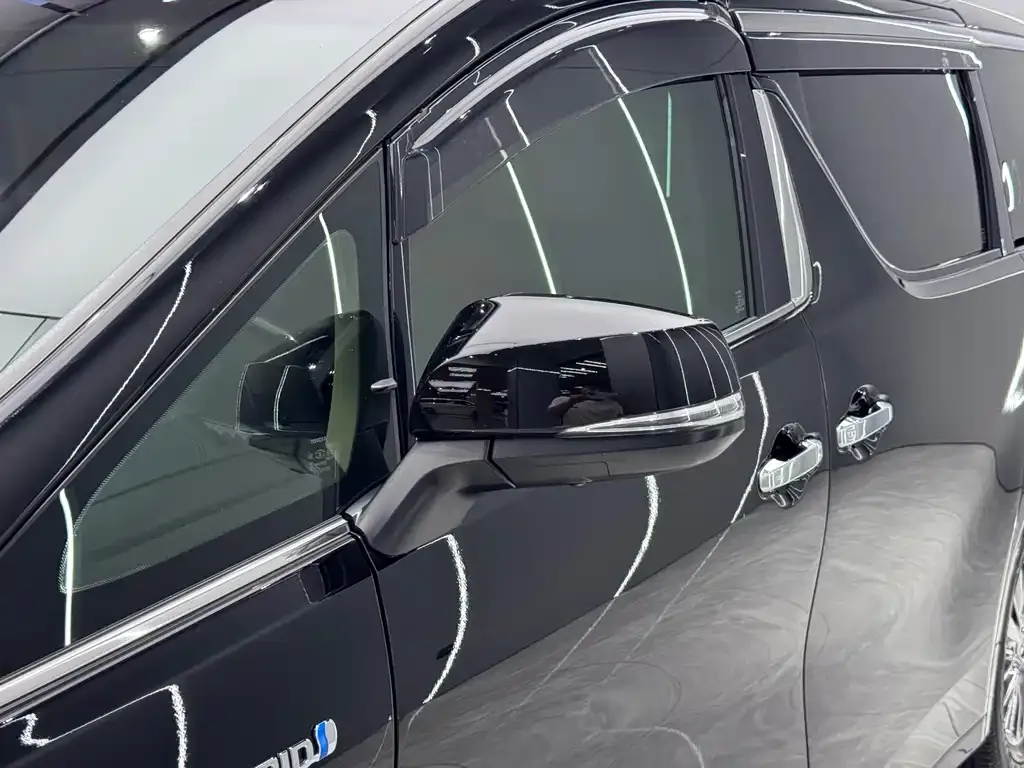 Toyota Vellfire — фото 2