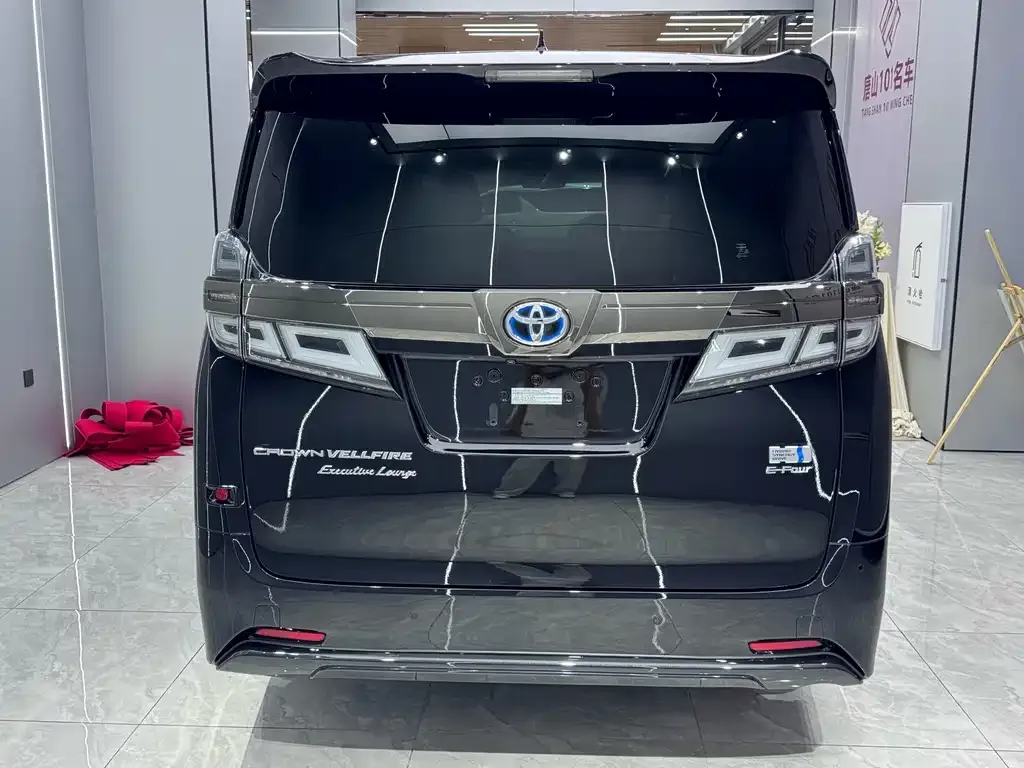 Toyota Vellfire — фото 5